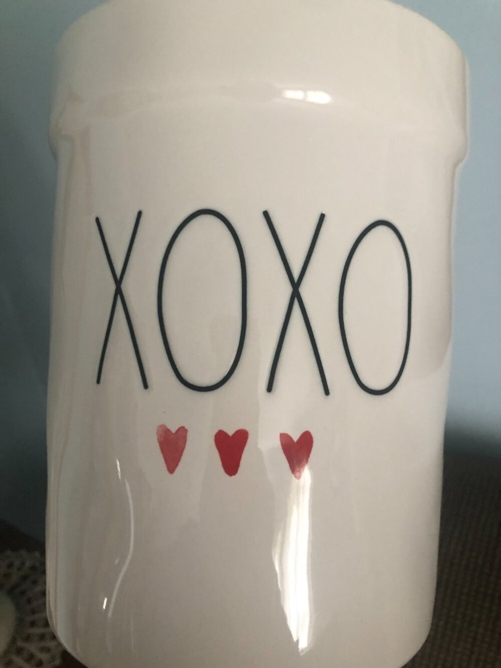 New Rae Dunn Valentine's Day Kitchen Utensil Holder XOXO w/ Hearts - Picture 2 of 5
